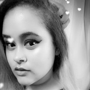 Meet your Posher, Francisca